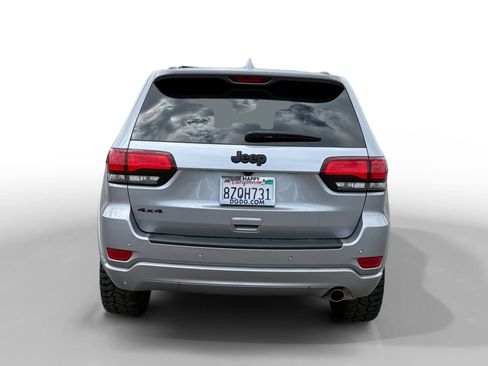 Used 2021 Jeep Grand Cherokee Laredo X AWD/4WD image 4