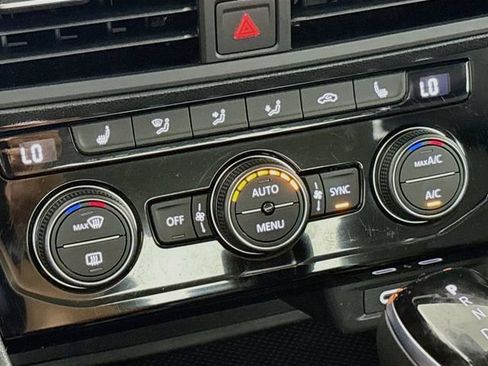 Certified 2024 Volkswagen Jetta SE FWD image 17