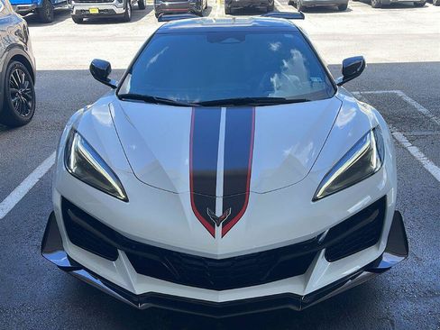 Used 2025 Chevrolet Corvette Z06 w/ Stealth Interior Trim Package RWD image 6