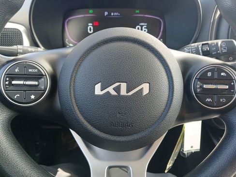 Used 2023 Kia Soul LX w/ LX Technology Package FWD image 23