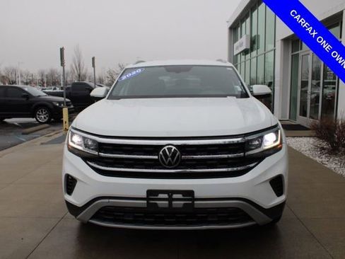Used 2020 Volkswagen Atlas Cross Sport SE image 2