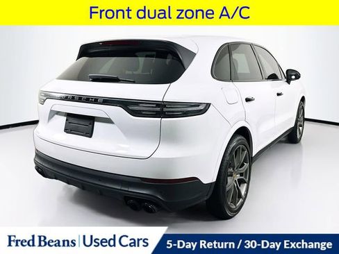 Used 2023 Porsche Cayenne Platinum Edition image 8