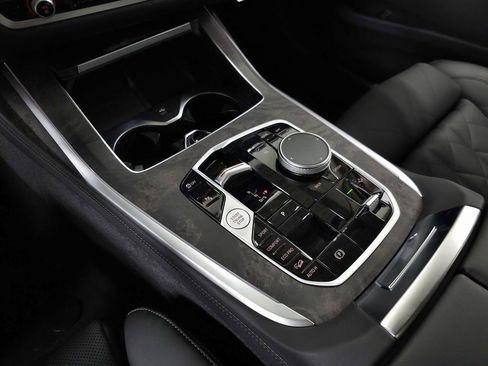 Used 2026 BMW X7 xDrive40i w/ Premium Package image 29