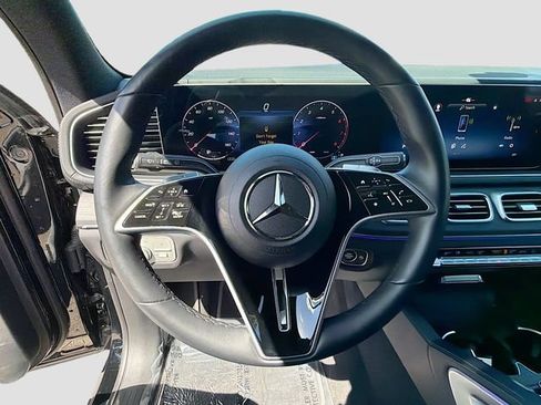 Used 2025 Mercedes-Benz GLS 450 4MATIC image 44
