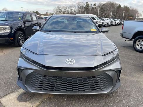 Used 2025 Toyota Camry XSE w/ Premium Plus Package image 2