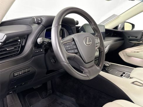 Used 2022 Lexus LS 500 RWD image 4
