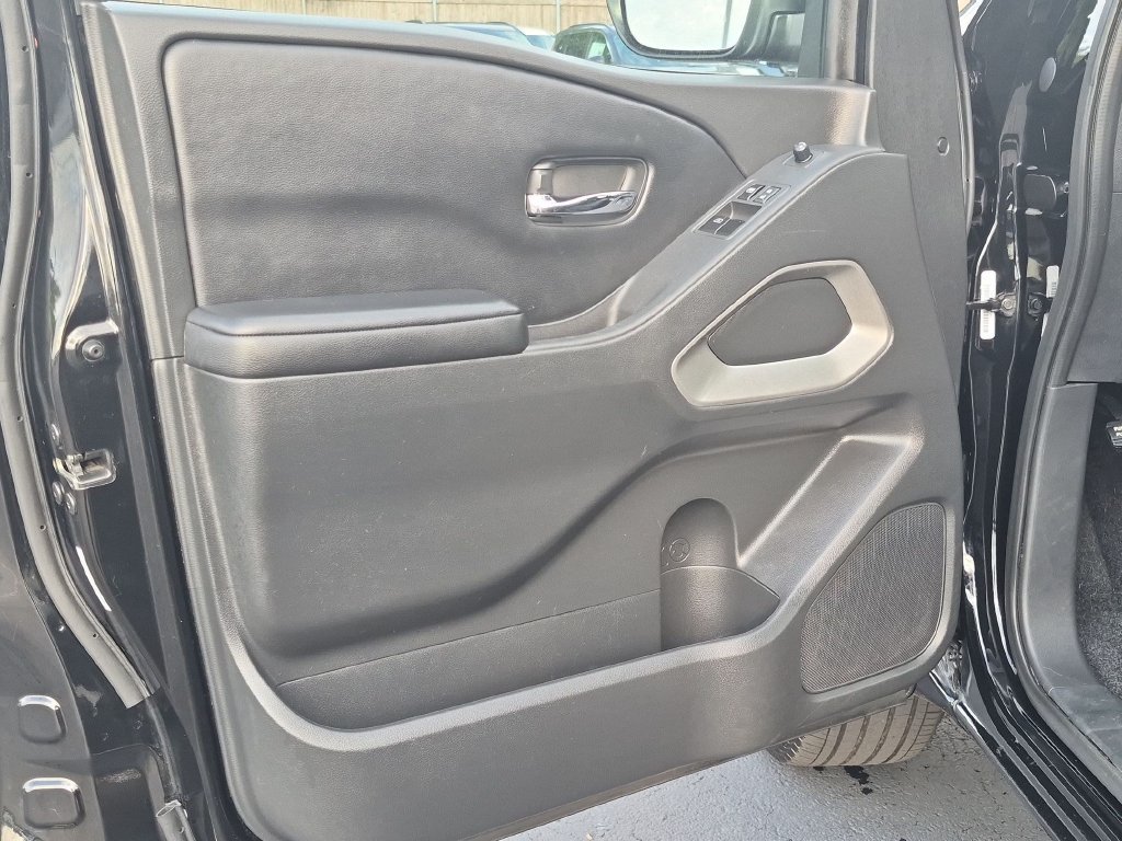 Used 2025 Nissan Frontier SV RWD image 12
