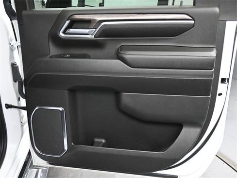 Used 2024 Chevrolet Silverado 2500 LTZ w/ LTZ Convenience Package image 23