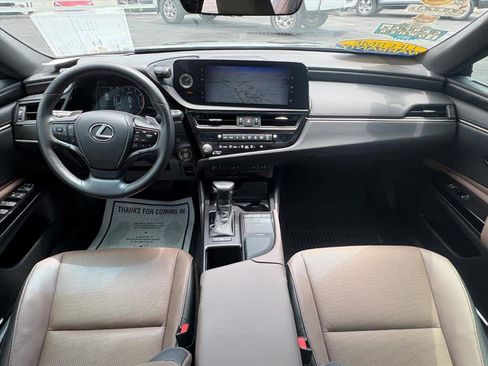Used 2022 Lexus ES 350 w/ Premium Package FWD image 11