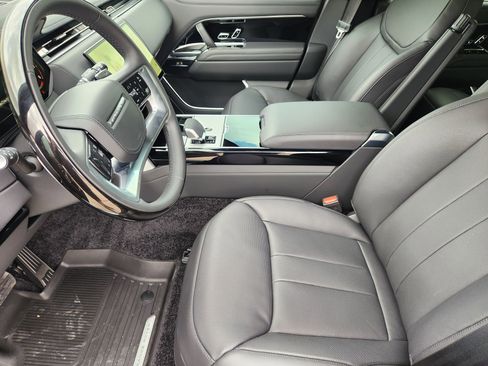 New 2026 Land Rover Range Rover Long Wheelbase SE image 12