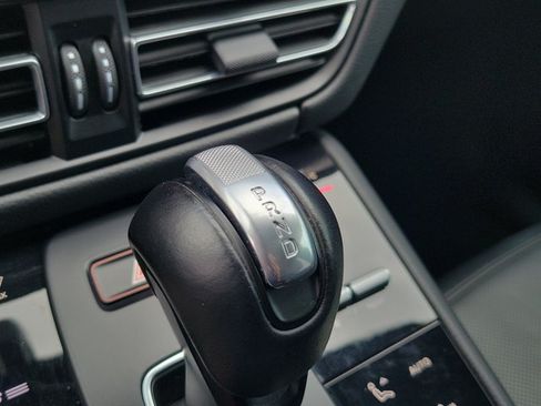 Certified 2023 Porsche Macan S AWD/4WD image 36