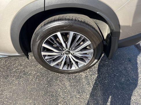 Certified 2025 INFINITI QX60 Sensory image 40