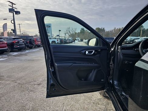 New 2026 Jeep Compass Latitude image 12