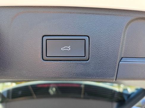 New 2025 Volkswagen Atlas SEL image 19