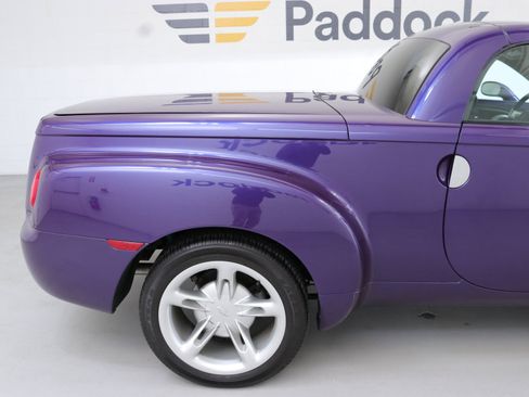 Used 2003 Chevrolet SSR w/ Preferred Equipment Group image 10