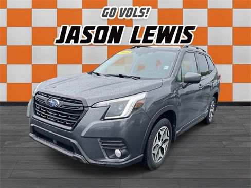 Used 2023 Subaru Forester Premium image 8