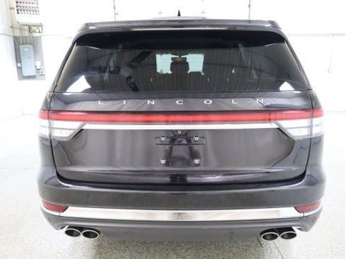 Used 2020 Lincoln Aviator AWD image 8