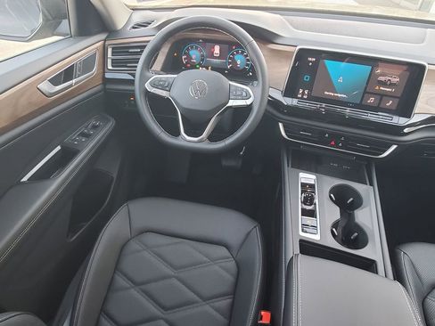 New 2026 Volkswagen Atlas SE FWD image 11