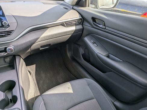Used 2025 Nissan Altima 2.5 S image 17