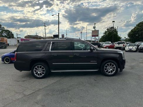 Used 2015 GMC Yukon XL Denali w/ Touring Package AWD/4WD image 4