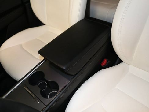 Used 2023 Tesla Model Y Long Range AWD/4WD image 83