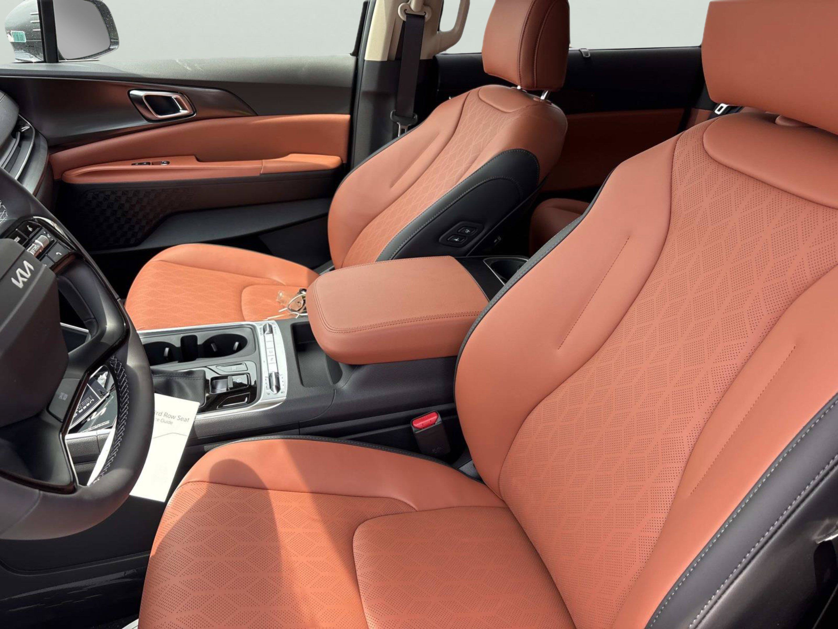 New 2027 Kia Carnival SX w/ Dark Edition Package FWD image 23