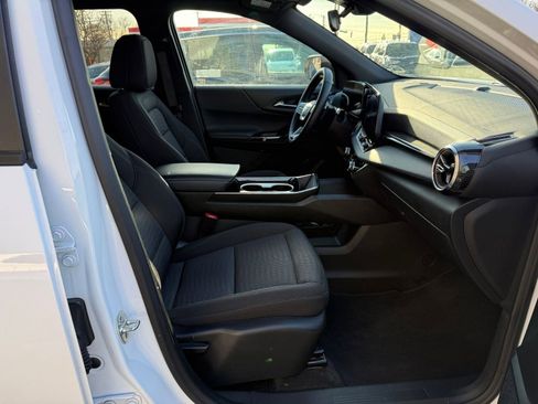 Used 2025 Chevrolet Equinox LT image 36