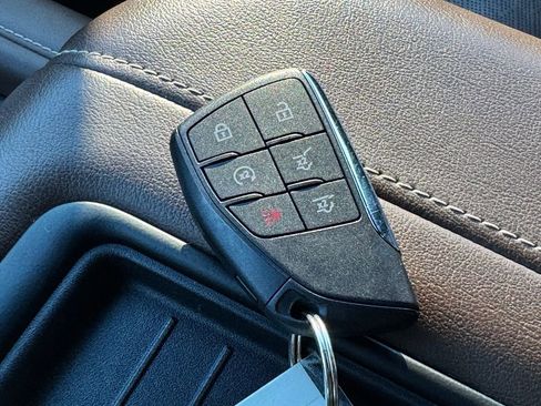 Used 2022 Chevrolet Suburban High Country image 36