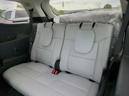 New 2026 Ford Explorer Platinum w/ LUX Leather Package AWD/4WD image 17