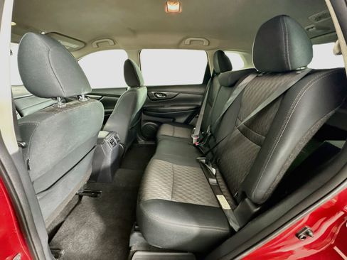 Used 2018 Nissan Rogue SV FWD image 27