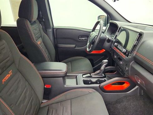 Used 2025 Nissan Frontier Pro-X RWD image 21