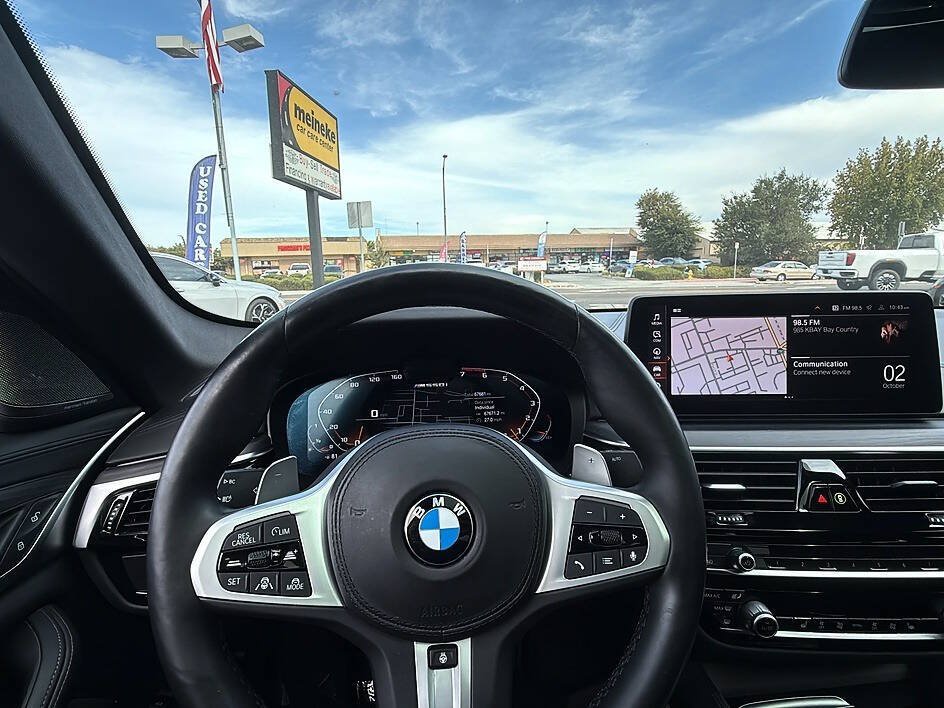 Used 2021 BMW M550i xDrive w/ Dynamic Handling Package AWD/4WD image 6