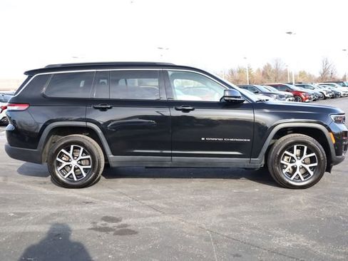 Certified 2024 Jeep Grand Cherokee L Limited w/ Luxury Tech Group II image 4