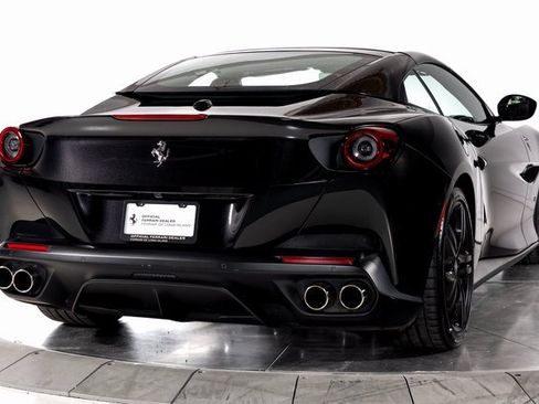 Certified 2020 Ferrari Portofino image 10
