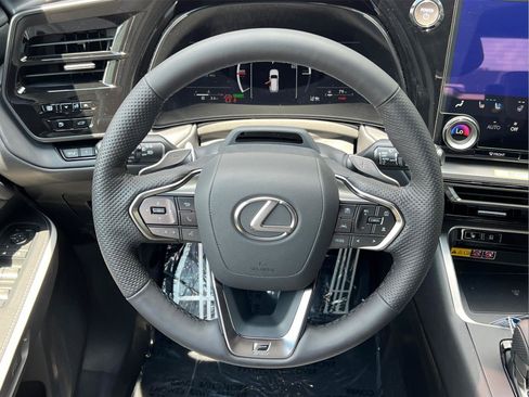 New 2026 Lexus TX 500h AWD image 17