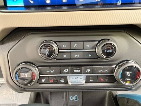 Used 2023 Ford Bronco Wildtrak AWD/4WD image 43