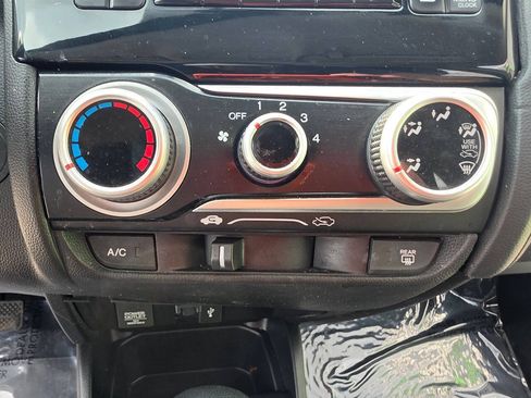 Used 2015 Honda Fit LX image 31