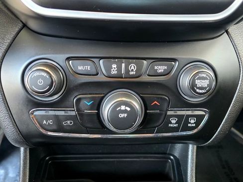 Certified 2020 Jeep Cherokee Latitude image 14