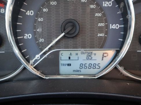Used 2016 Toyota Corolla LE FWD image 34