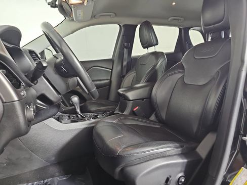 Used 2020 Jeep Cherokee Limited FWD image 14