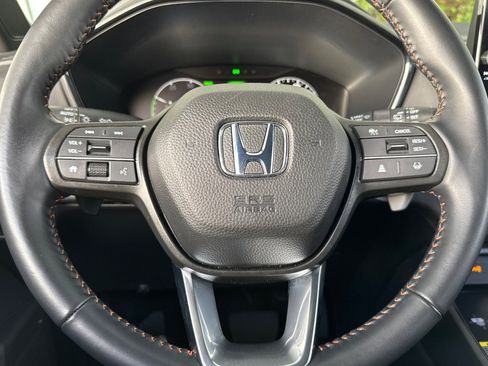 Used 2025 Honda CR-V Sport-L image 16