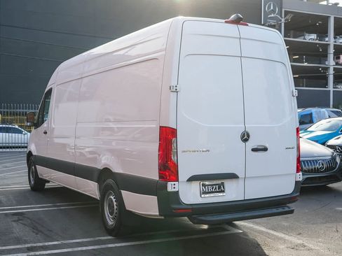 Used 2021 Mercedes-Benz Sprinter 2500 image 6