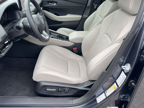 Used 2025 Honda Accord Touring image 14