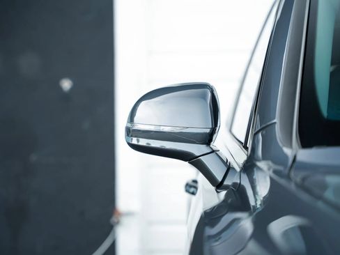 Used 2021 Bentley Bentayga Speed AWD/4WD image 17