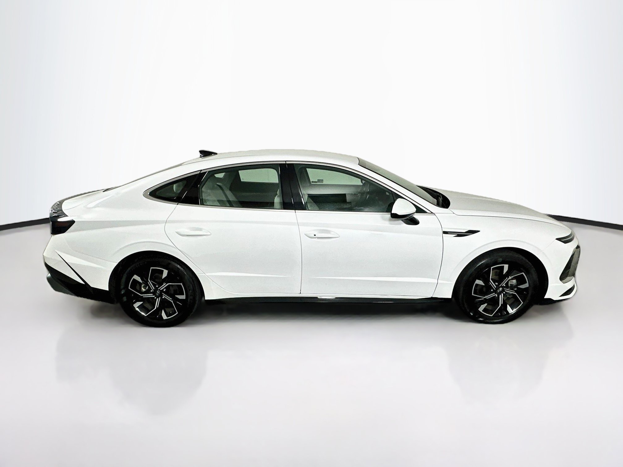 Used 2025 Hyundai Sonata SEL FWD image 10