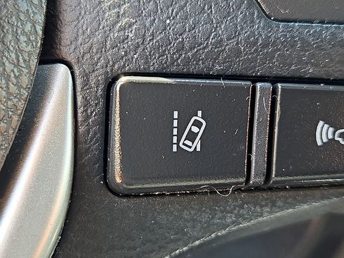 Used 2019 Toyota Corolla LE FWD image 24