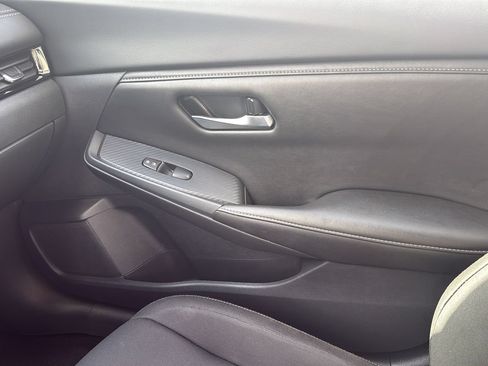 Used 2025 Nissan Sentra SV FWD image 21