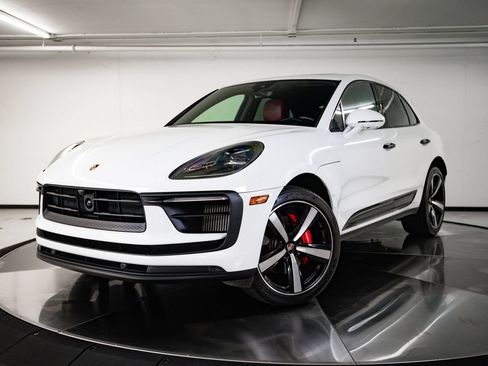 Certified 2024 Porsche Macan S AWD/4WD image 1