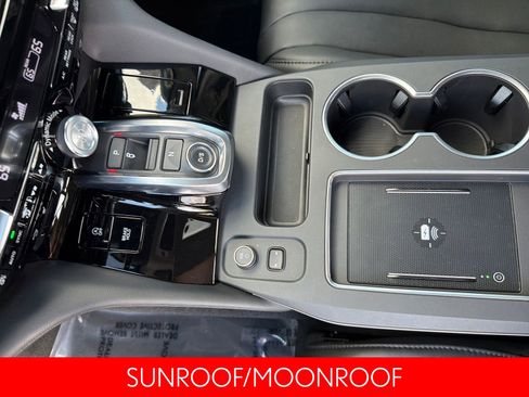 Used 2025 Acura MDX SH-AWD image 17