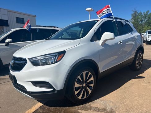 Certified 2022 Buick Encore Preferred AWD/4WD image 1